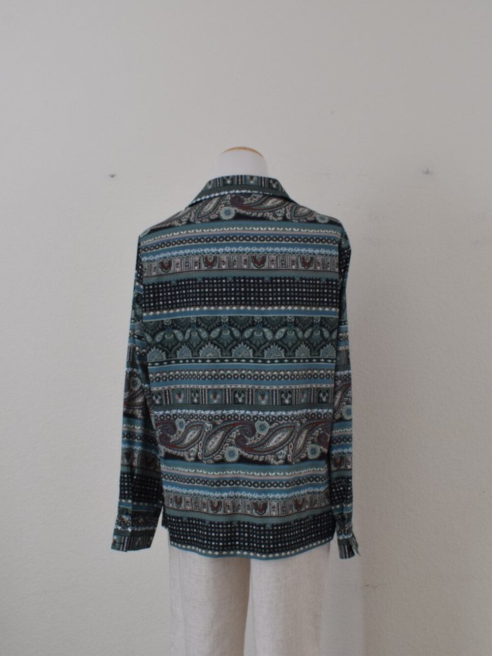 Vintage 70s Green Paisley Floral/Abstract Shirt by Alex Colman Sportswear - Picture 3 of 11